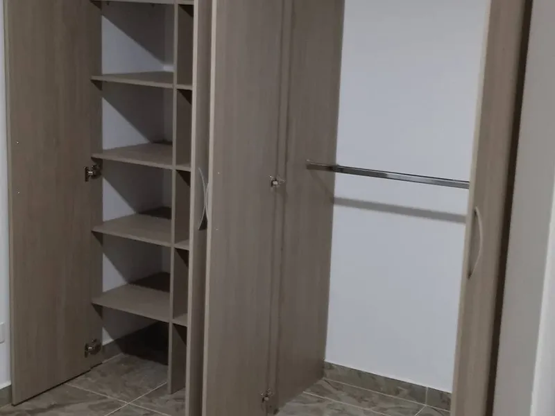 Closet con zapatera — foto 2