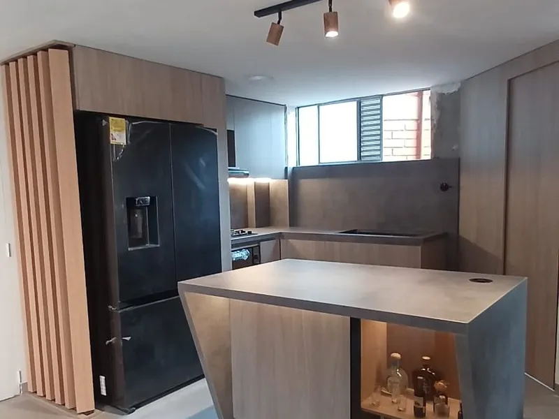 Cocina con isla en piedra sinterizada — foto 3