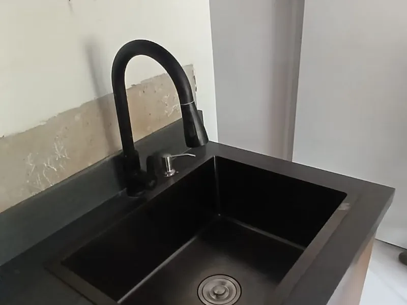 Cocina lineal en nogal — foto 3