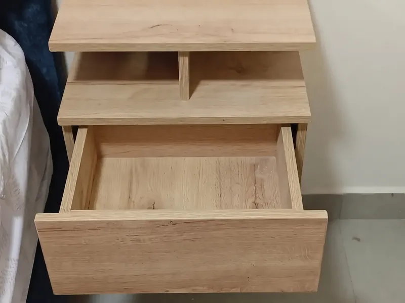 Mesa de noche flotante — foto 1