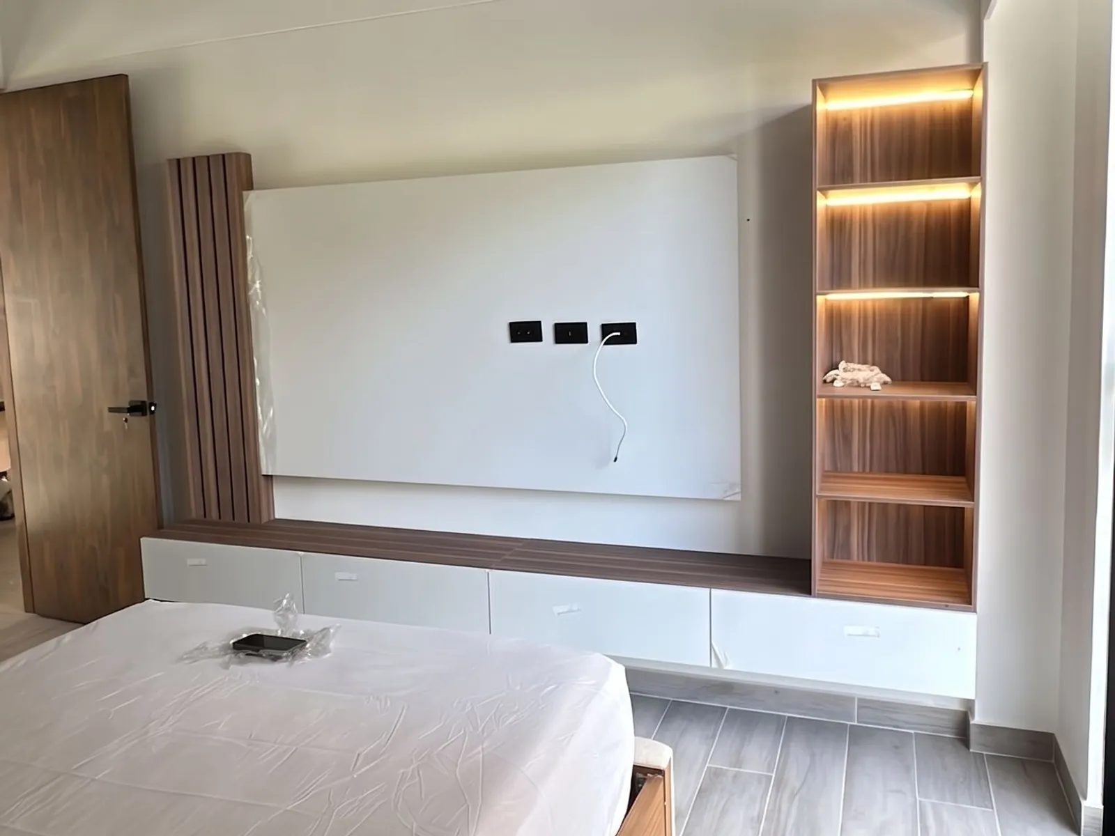 Mueble de TV de alcoba