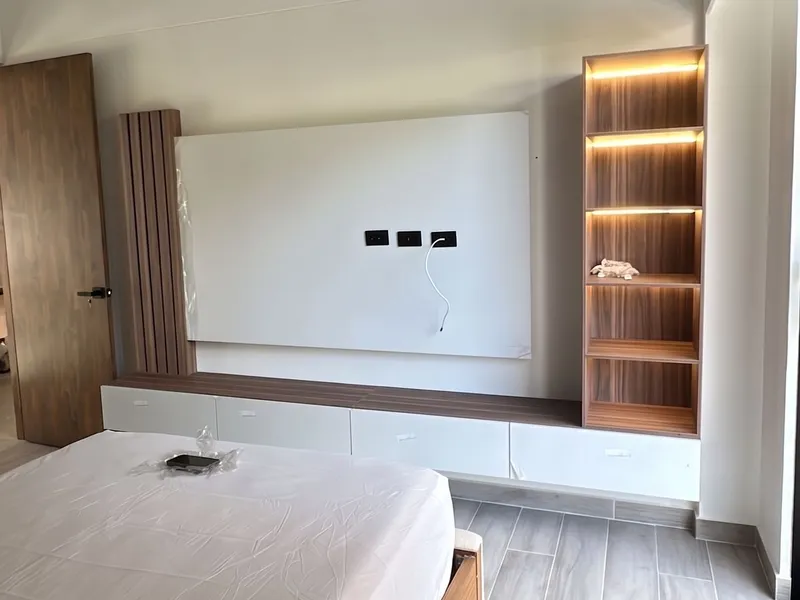 Mueble de TV de alcoba