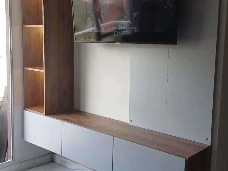 Panel de TV con nichos iluminados — foto 3
